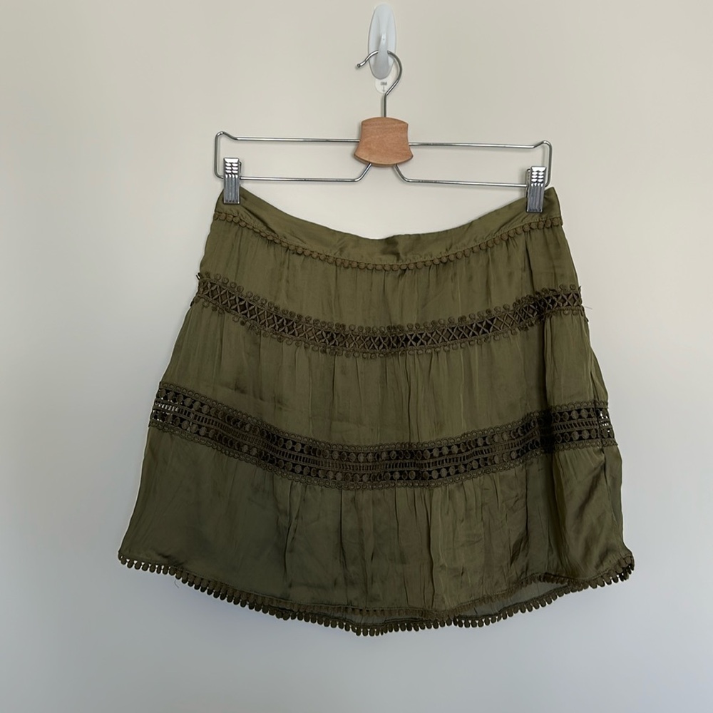 White House Black Market Military Skirt Olive Green Size SP Tiered Lace Trim